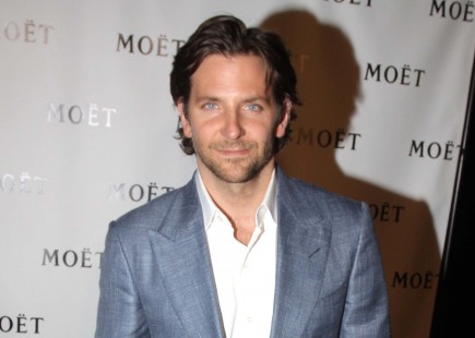 Cupid's Pulse Article: Bradley Cooper Reunites with Exes Jen Aniston and Jennifer Lopez at Golden Globes