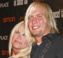 Linda Hogan To Marry Charlie Hill