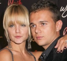 ‘American Pie’ Actress Mena Suvari Files for Divorce