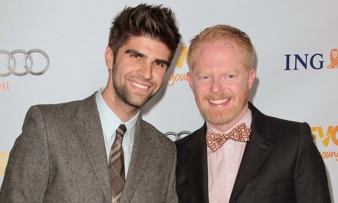 Cupid's Pulse Article: ‘Modern Family’ Star Jesse Tyler Ferguson ‘Can’t Believe’ There’s a Ring on His Finger
