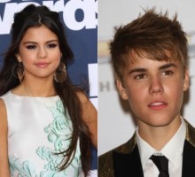 Justin Bieber and Selena Gomez Show the Love at Teen Choice Awards