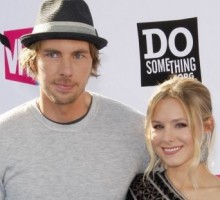 Dax Shepard Keeps Fiancee Kristen Bell Laughing