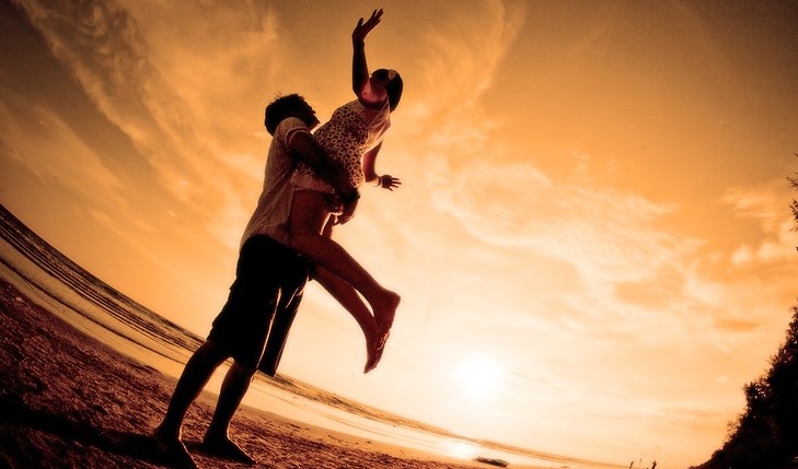 Cupid's Pulse Article: 10 Ways To Be A Beach Bum With Your Beau