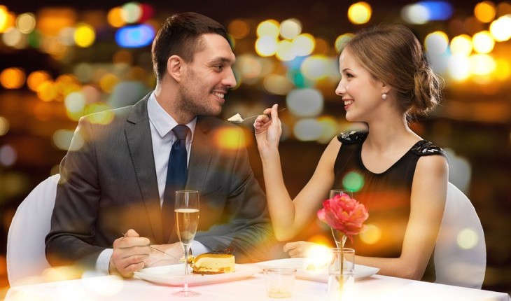 Cupid's Pulse Article: Date Idea: Don’t Let Fall Cool Your Dates Down