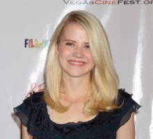 Elizabeth Smart Ties the Knot in Hawaii 9 Years After Kidnapping