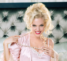‘Anna Nicole’ Star Agnes Bruckner Says People “Need to Be Loved, Feel Love and Give Love”