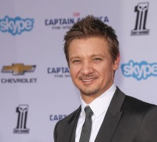 ‘Avengers’ Star Jeremy Renner Secretly Marries Sonni Pacheco
