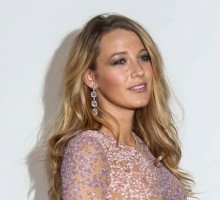 Hollywood Couple Blake Lively and Ryan Reynolds Show Off Her Celebrity Baby Bump