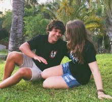 Celebrity Couple: Bindi Irwin & BF Chandler Powell Get Away to Hawaii