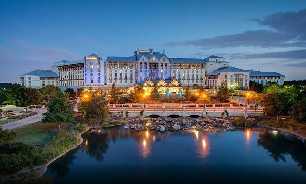 Cupid's Pulse Article: Romantic Getaway: Enjoy a Fun Holiday at the Beautiful Gaylord Texan Restort & Convention Center
