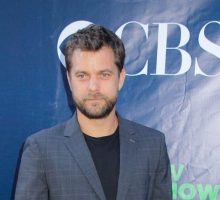 New Celebrity Couple? Joshua Jackson Makes Out with Mystery Woman on Romantic Date