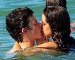 New Celebrity Couple Shawn Mendes & Camila Cabello Kiss in Miami